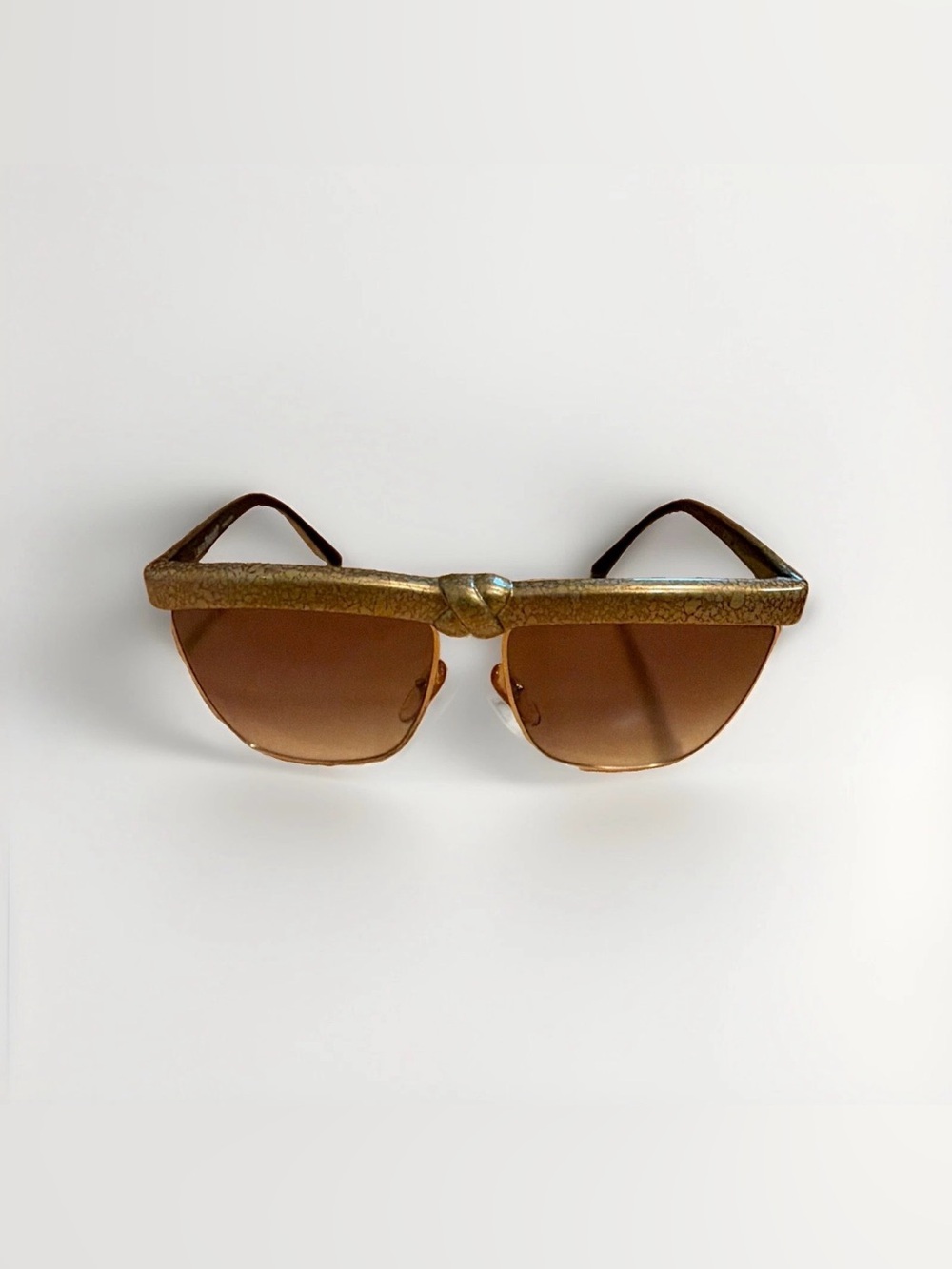 MINT Vintage 80s Laura Biagiotti P35 42D Gold Aviator Sunglasses W/ Case
